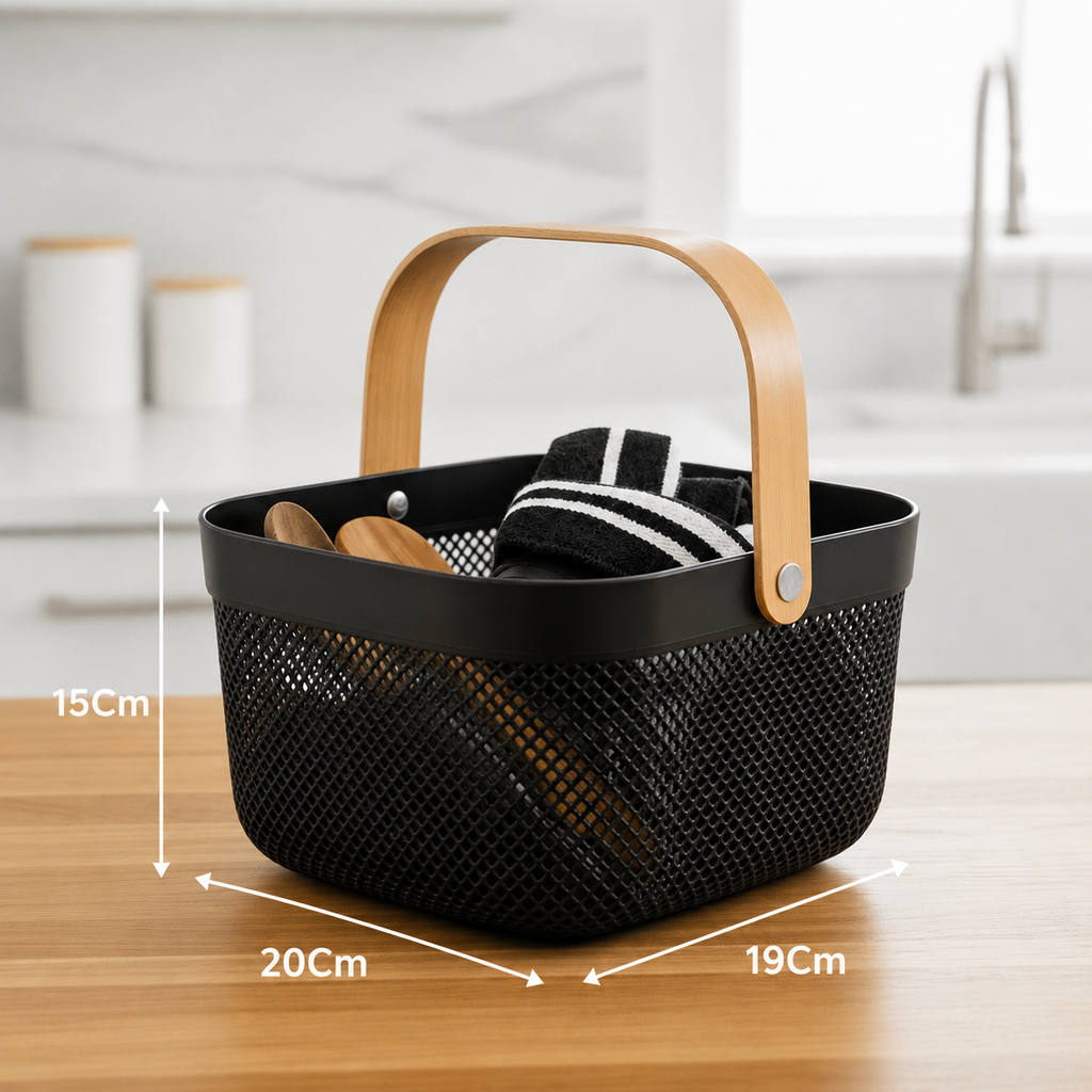 Cesto organizador preto com alça de bambu e dimensões: 15 cm de altura, 20 cm × 19 cm de base