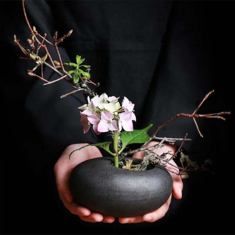 Vaso Decorativo Flower – Cerâmica em Estilo Tradicional Chinês Um toque delicado que transforma qualquer cantinho. 