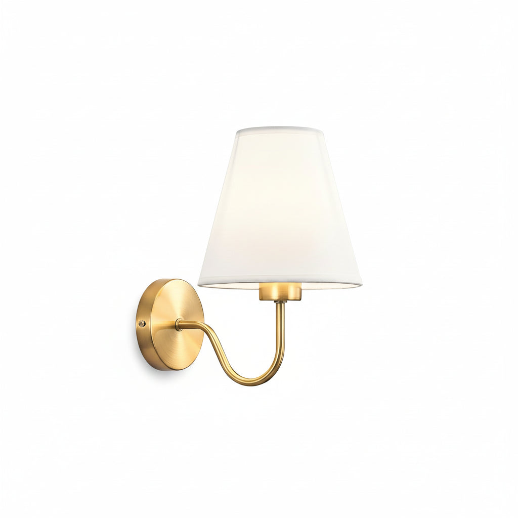 Duas arandelas modelo Cind instaladas lado a lado em parede decorativa