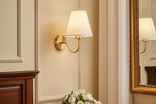 Arandela de Parede Modelo Cind, uma peça sofisticada que combina design contemporâneo, durabilidade e iluminação acolhedora.