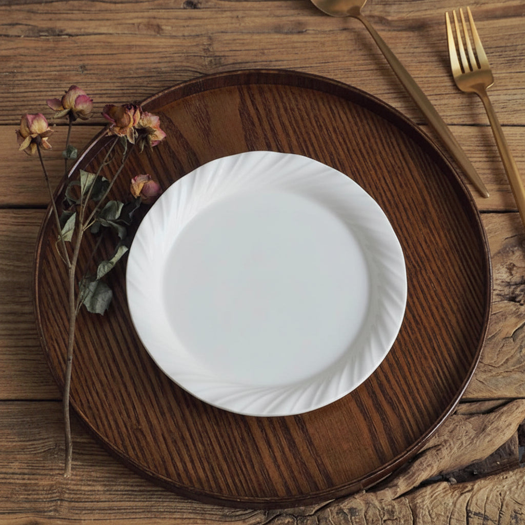 Bandeja de madeira natural, resistente e elegante. Ideal para servir, organizar e decorar com estilo minimalista e sustentável