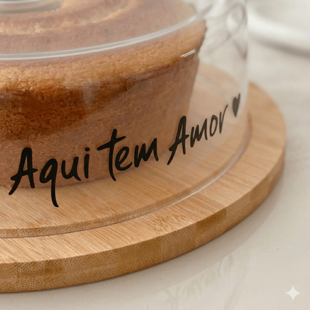 Detalhe da tampa de vidro da boleira de bambu personalizada