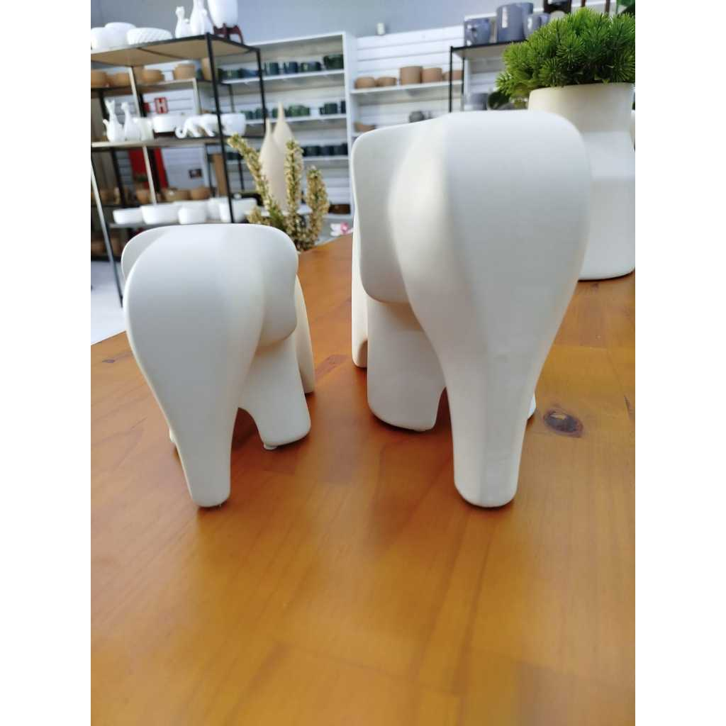 Estatueta Elefante Familia Dupla em Cerâmica Para Decoração