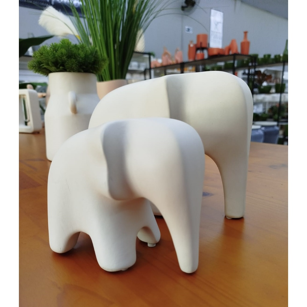 Estatueta Elefante Família em Cerâmica – Decoração