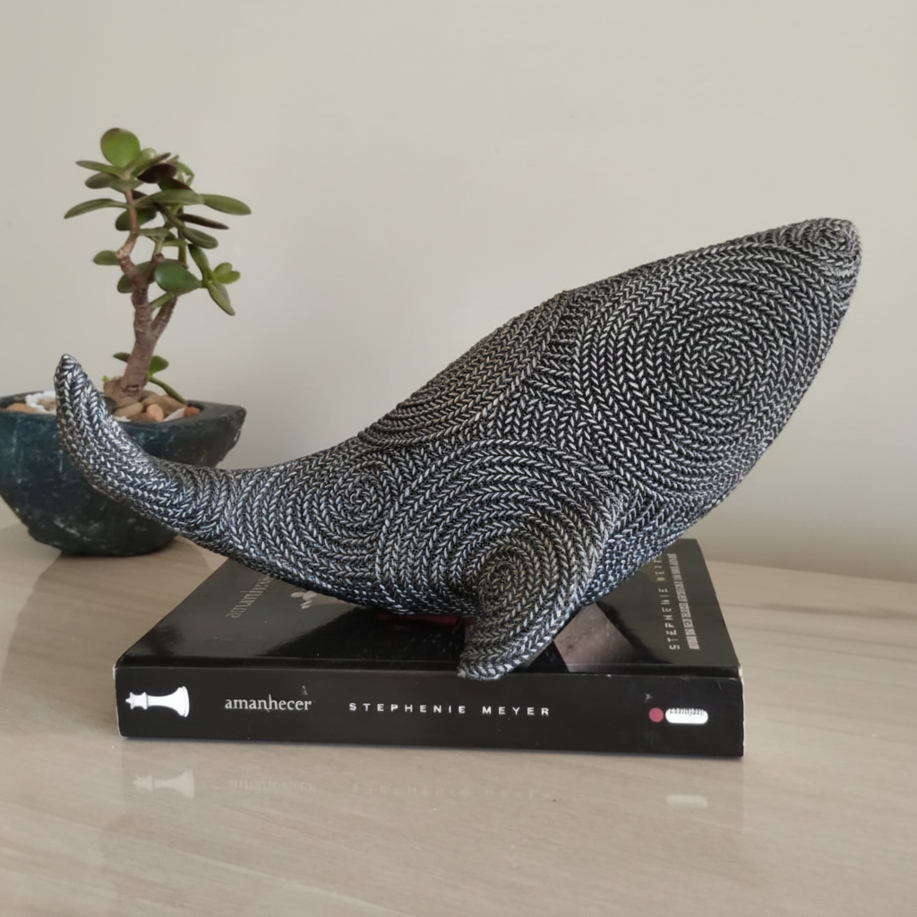 Baleia Decorada Escultura Estatueta Decoração Gesso Decorado Luxuosa Textura Crochê Peça Promoção