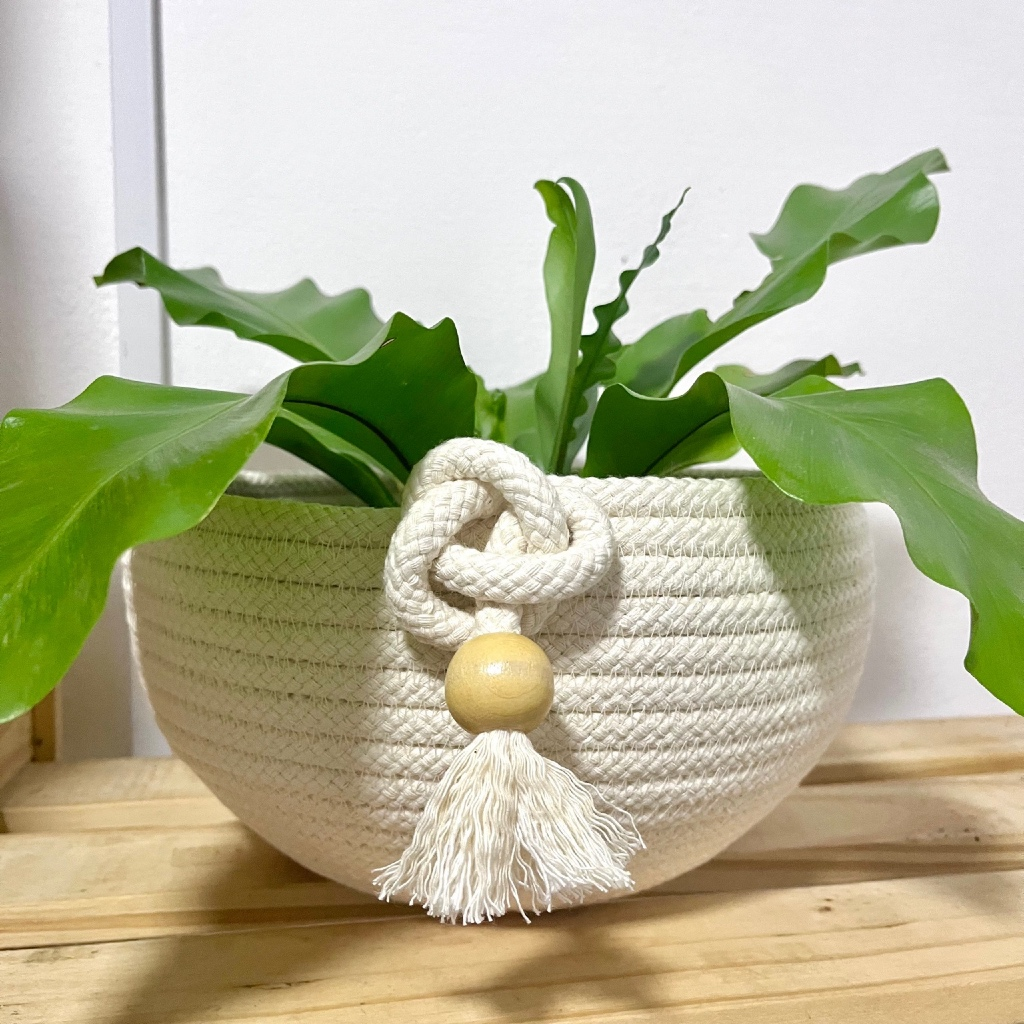 Vaso cacheô de corda natural com acabamento artesanal sustentável