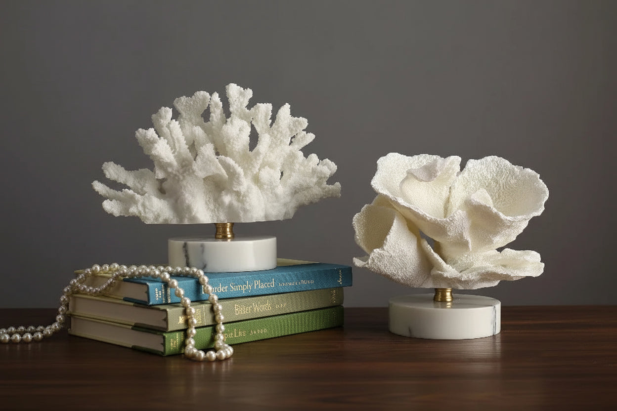 Adicione charme à sua decoração com a Escultura Decorativa Coral Artificial.
