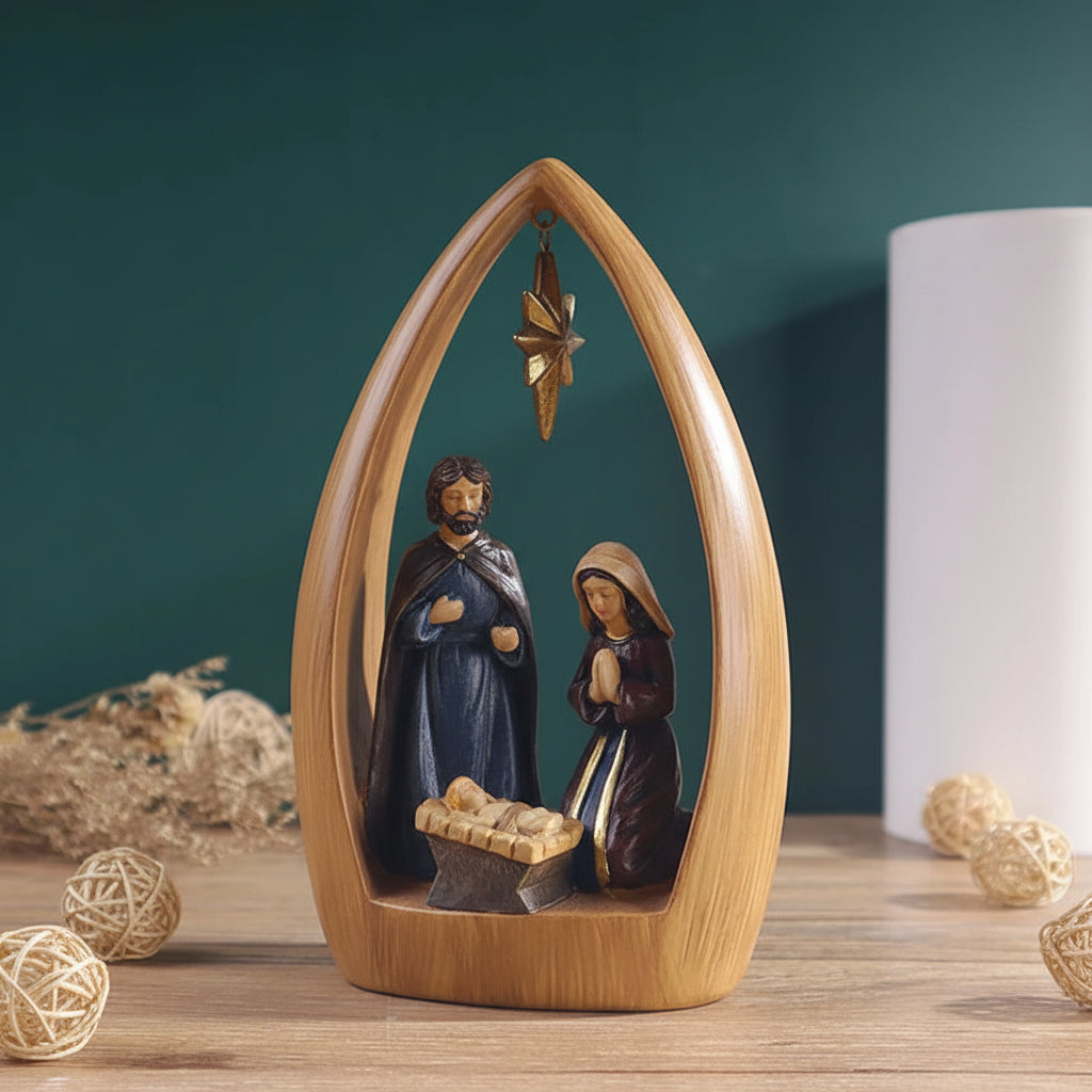 Escultura da Sagrada Família em resina com José, Maria e o menino Jesus
