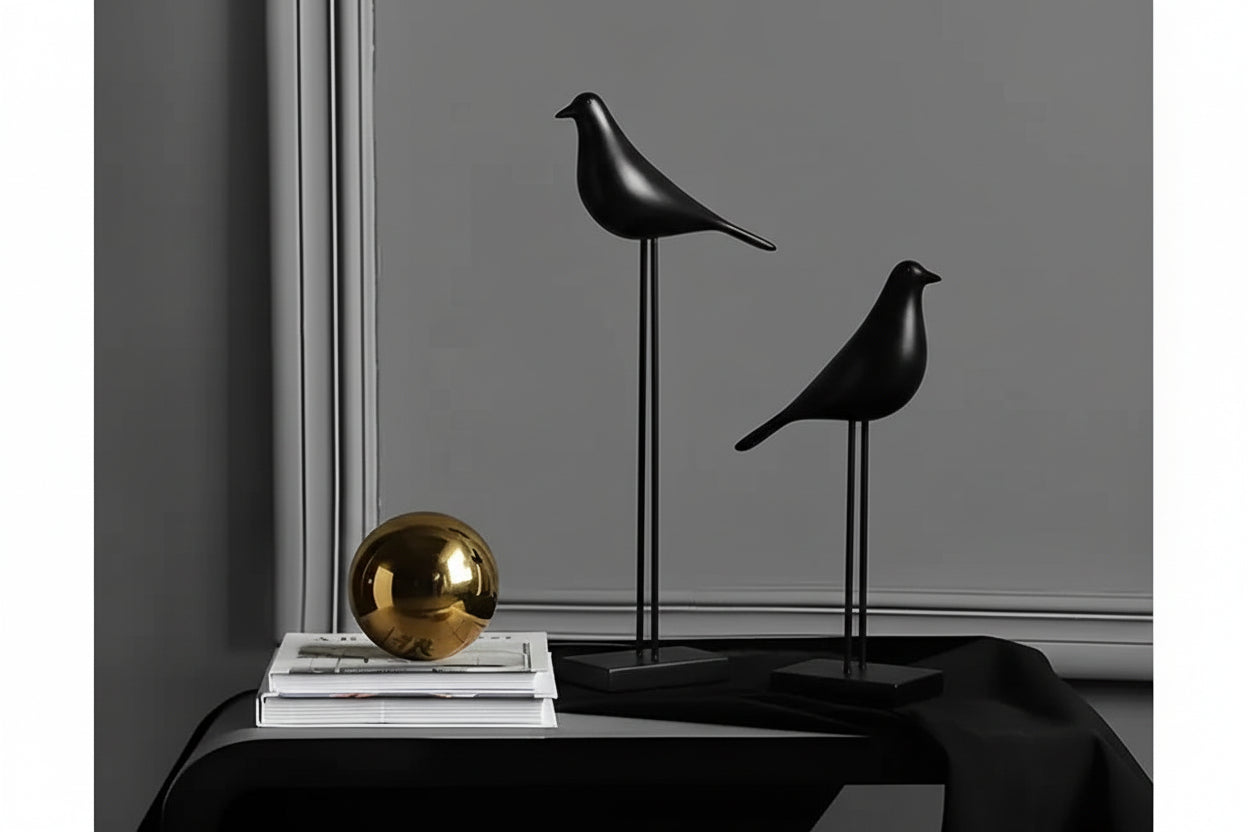 Escultura de pássaro em resina, estilo nórdico moderno. Ideal para decorar casa, escritório e ambientes sofisticados.