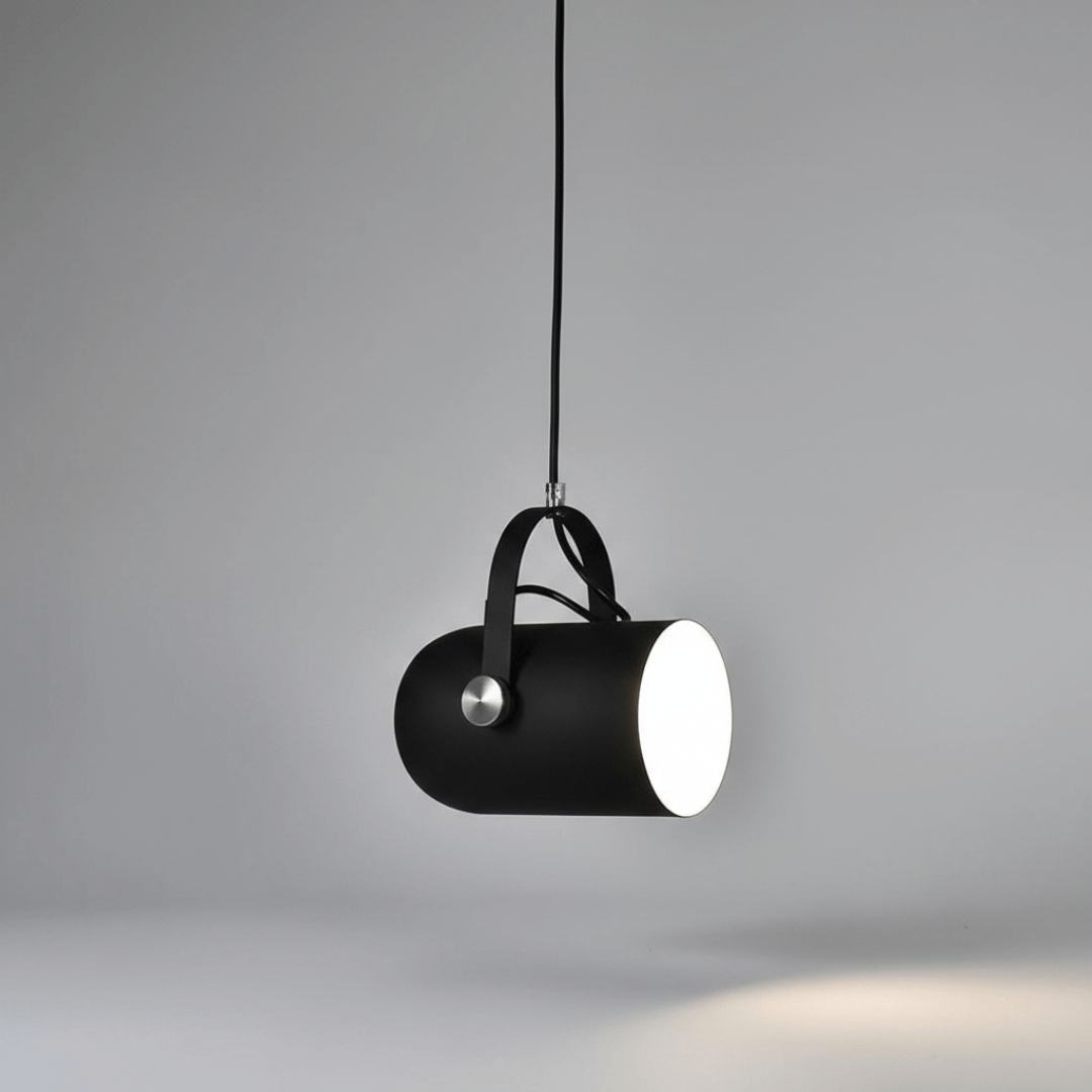 Luminária pendente cilíndrica alumínio BT30 vista frontal isolada