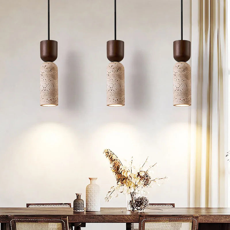 Luminária pendente japonesa estilo wabi-sabi em pedra amarela, base E27, design minimalista.