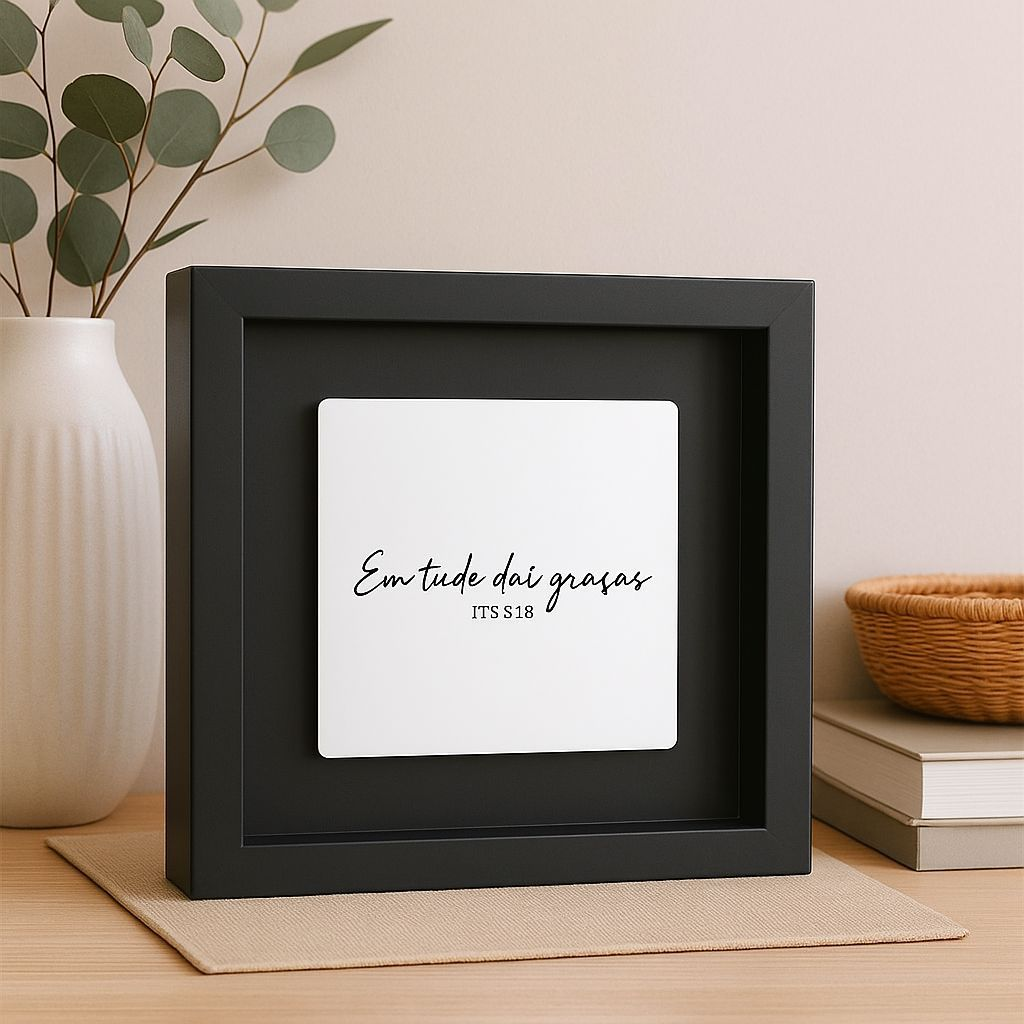 Quadro Decorativo com Frase Bíblica "Em Tudo Dai Graças" – Espelho com Moldura em Madeira
