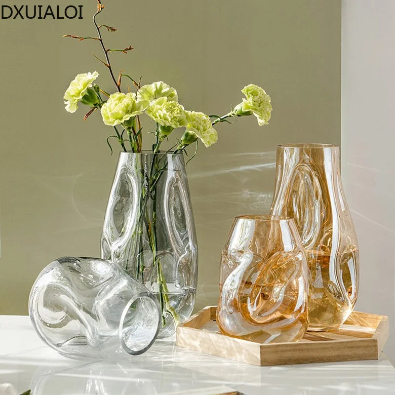 Vaso Aura vidro escultural moderno em composição decorativa de sala