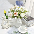 Vaso Decorativo Plástico Premium: leve, resistente e minimalista. Ideal para cultivo em água, flores artificiais ou como peça moderna para sala, quarto e escritório.