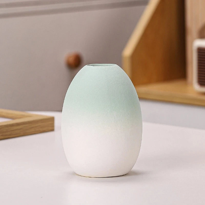  Delicadeza que Transforma seu Ambiente O Vaso Degradê Serenity é a peça perfeita para quem busca decorar com sutileza, leveza e um toque moderno.