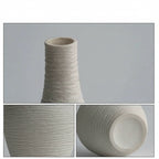 O Vaso de Cerâmica Luxury Narrow é aquela peça que dá vida à decoração com um toque de sofisticação discreta.