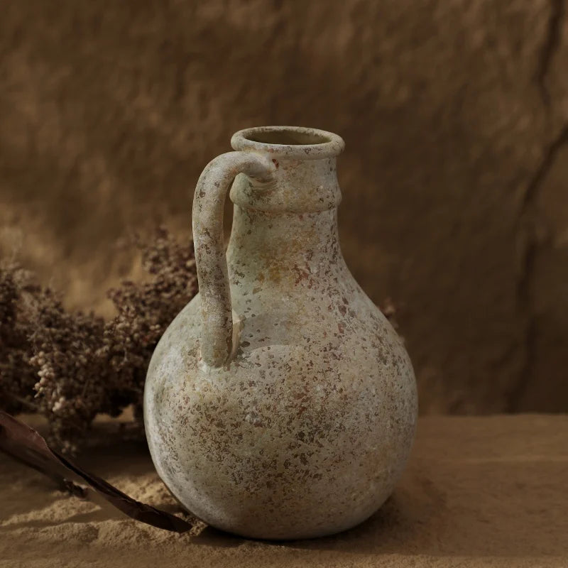 
Vaso Decorarti em cerâmica, estilo clássico moderno. Elegante, resistente e perfeito para decorar salas, quartos e escritórios com charme.